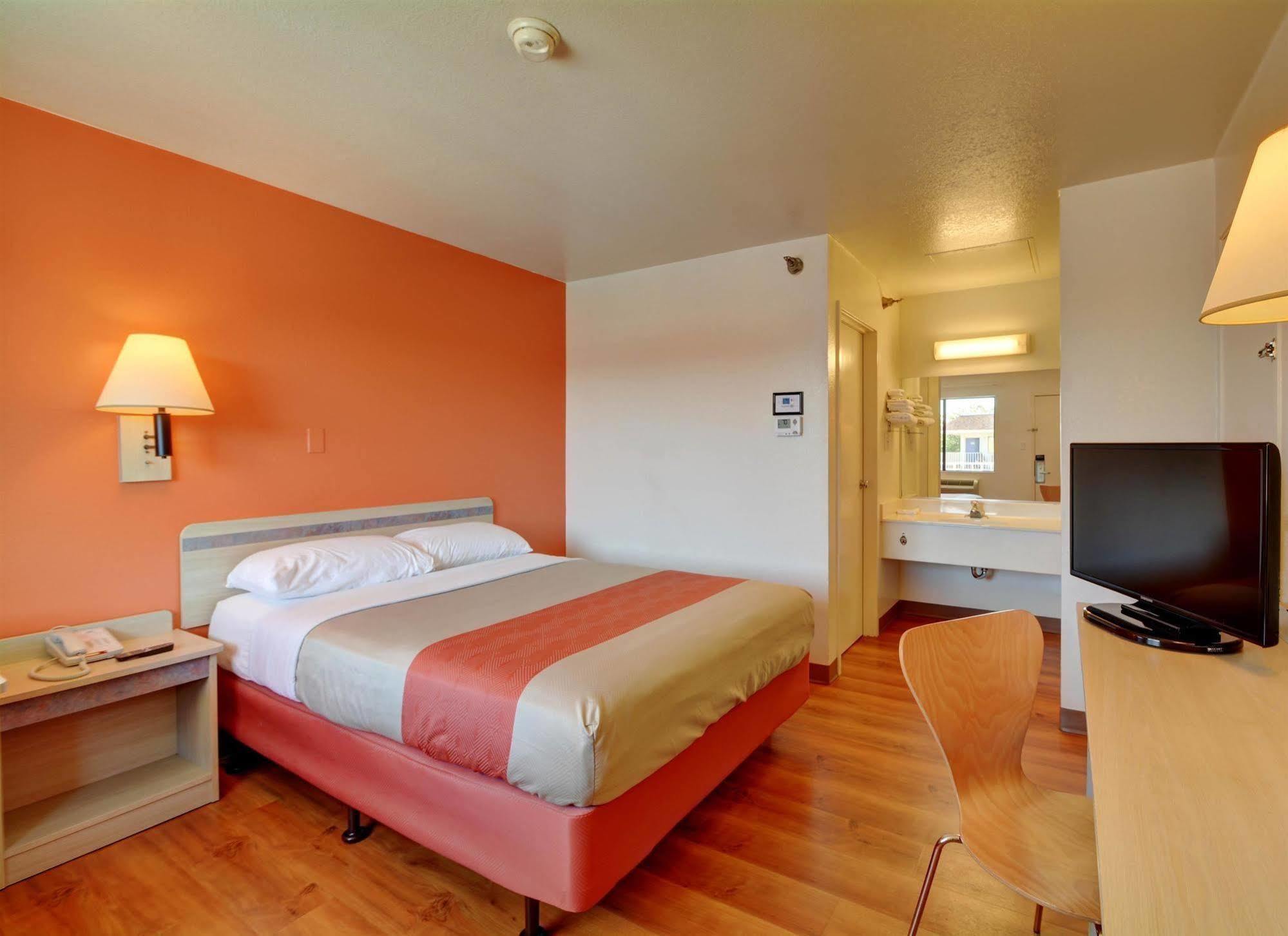 Motel 6-Windsor Locks, Ct - Hartford Zewnętrze zdjęcie